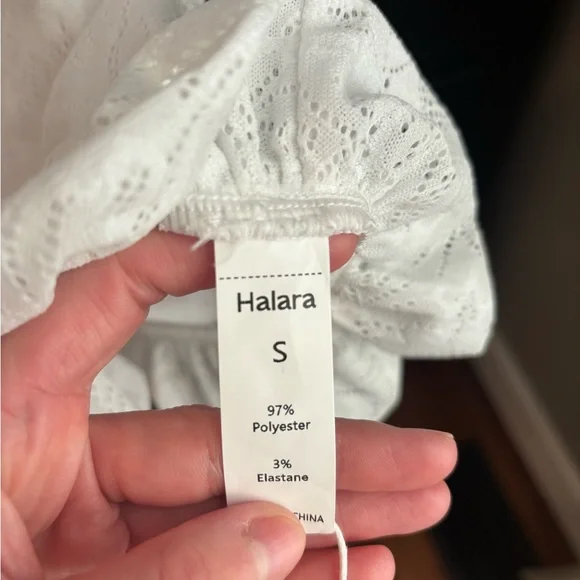 NWT HALARA Round Neck Ruffle Hem White Top - Picture 8 of 8